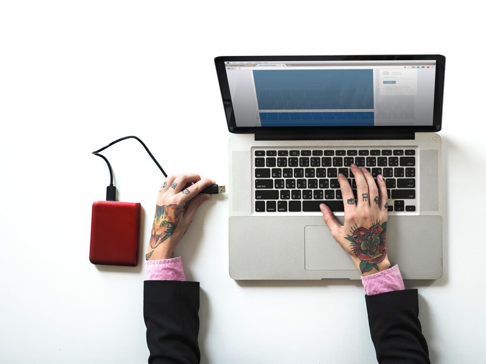 Co zrobić, gdy laptop włącza się, ale nie startuje? Porady krok po kroku