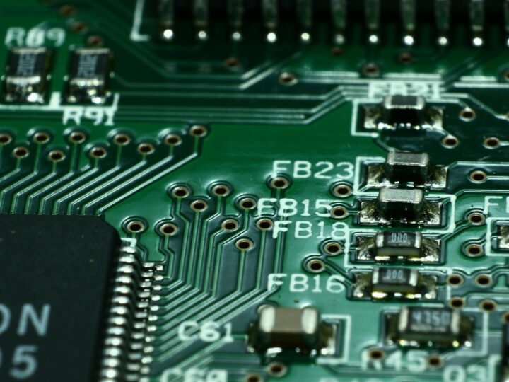 Prototypy obwodów drukowanych – dlaczego warto testować płytki PCB przed produkcją seryjną?