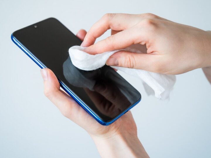 Ile trzymać telefon w ryżu -czas suszenia po zalaniu