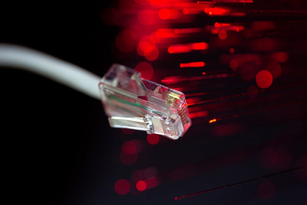 Netia vs UPC: Który dostawca internetu światłowodowego jest lepszy?