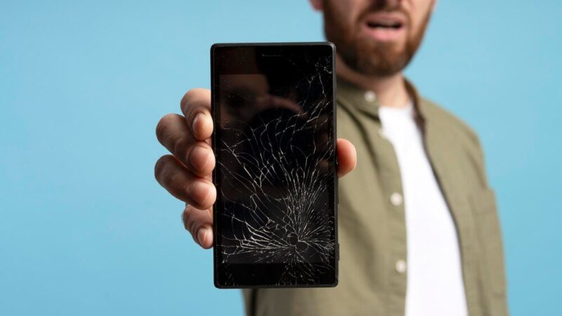 Rozlany ekran w telefonie – co robić?