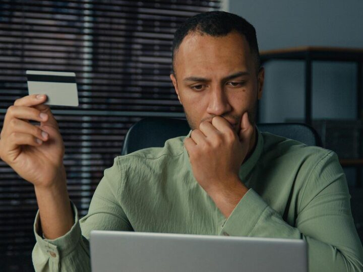 Co to scam – znaczenie, przykłady, jak się chronić