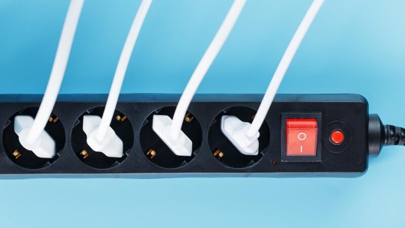 Ile prądu pobiera listwa zasilająca – zużycie energii w praktyce