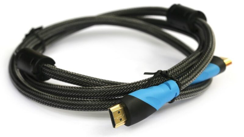 Jak połączyć laptop z telewizorem – przewodowo i bezprzewodowo