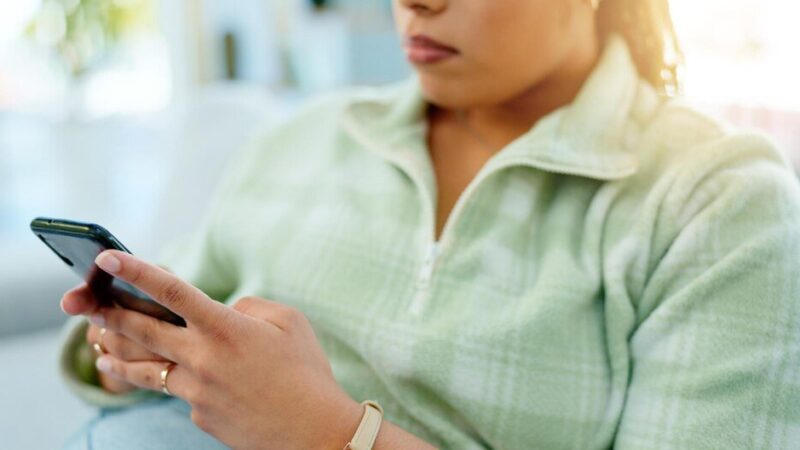 Jak sprawdzić czy SMS został odczytany – przewodnik krok po kroku