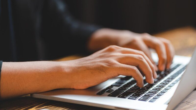 Jak włączyć klawiaturę na laptopie – możliwe przyczyny problemu