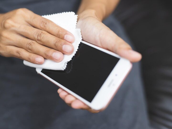 Jak wyczyścić etui na telefon – skuteczne sposoby