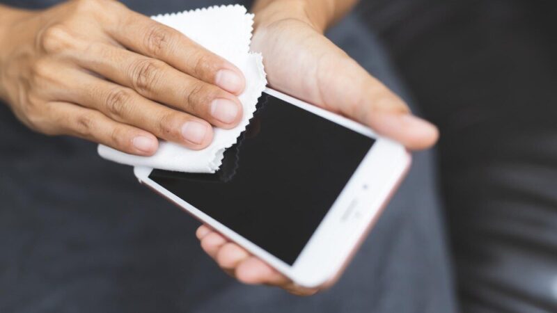 Jak wyczyścić etui na telefon – skuteczne sposoby
