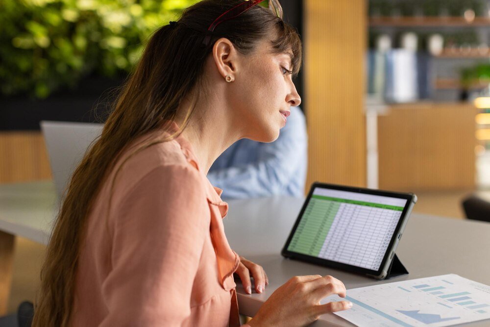 Jak zablokować wiersz w Excelu – praktyczny poradnik dla początkujących