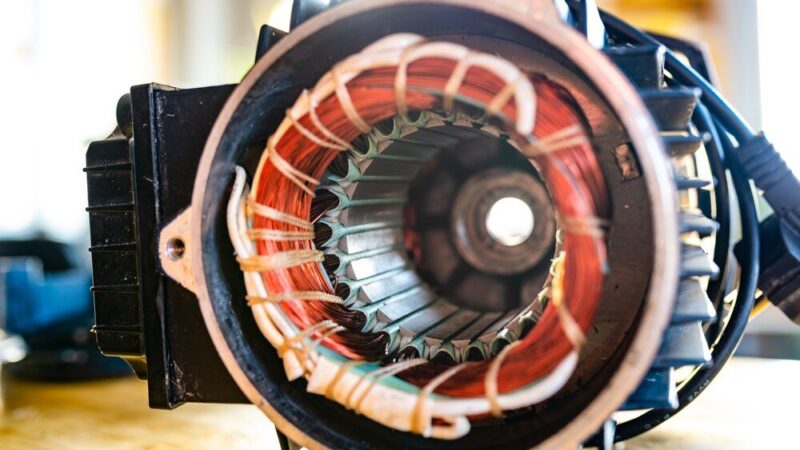 Jak zbudować silnik elektryczny – prosty projekt krok po kroku