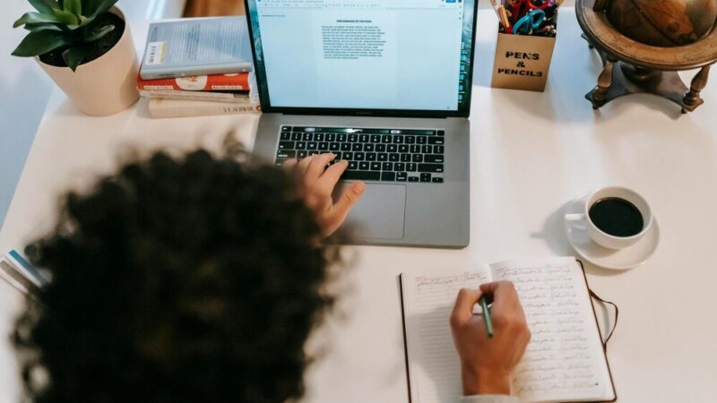 Paragraf w Wordzie – jak wstawić i sformatować