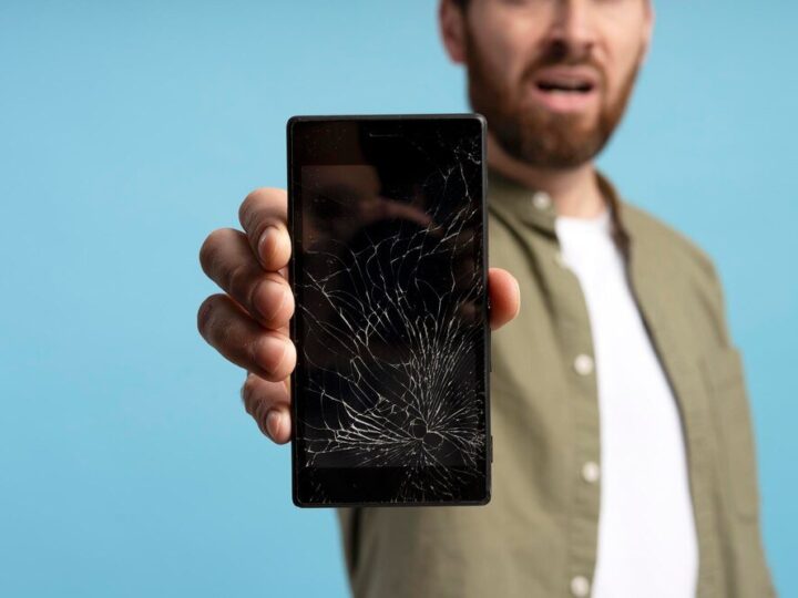 Rozlany ekran w telefonie – co robić?