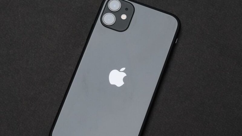 iPhone 11 a Windows 10/11: jak wygodnie przenosić zdjęcia, pliki i kontakty oraz wybrać odpowiedni model